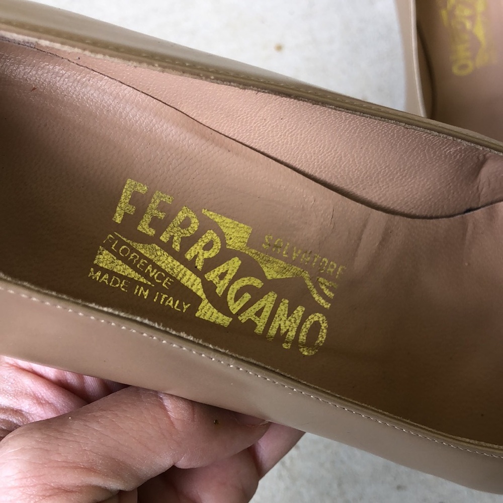 Like new! - SALVATORE FERRAGAMO Metallic Pumps Heels - Picture 2 of 10